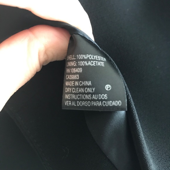 Tahari Cropped Black Blazer - Picture 8 of 8